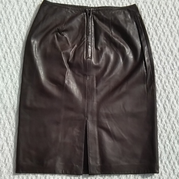 Danier 💯% Leather- Pencil Skirt - Picture 3 of 6